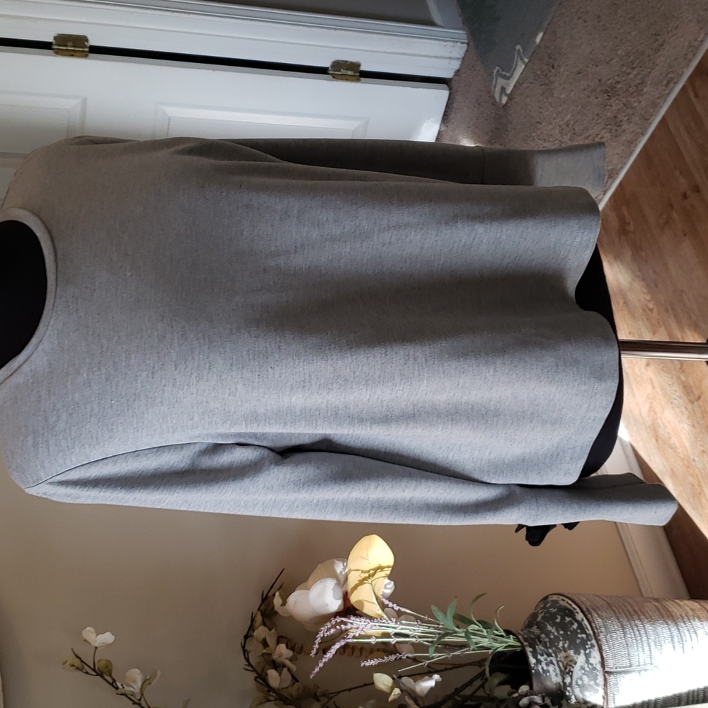 Gray sweatshirt